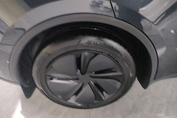 Used Tesla Model Y 2025 Long-Range All-Wheel Drive First Edition