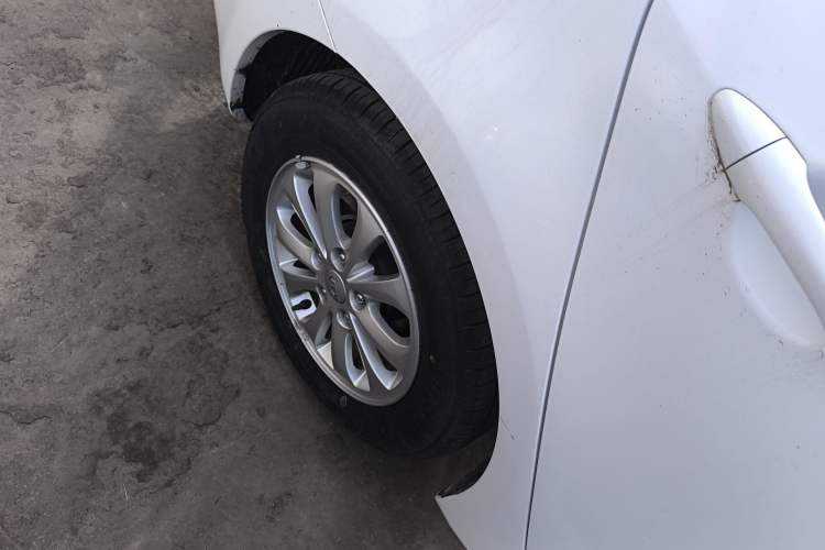 Used Kia K3 2015 1.6L Manual GL Right Rear Wheel Hub