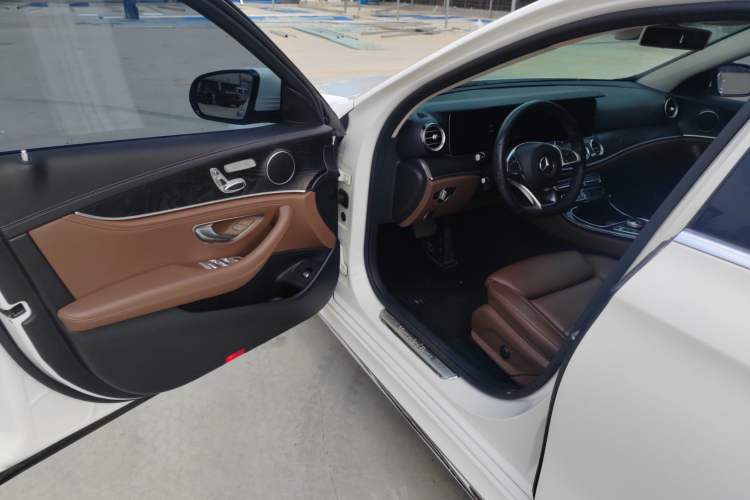 Used Mercedes-Benz E-Class 2016 E 200 L Sport Edition
