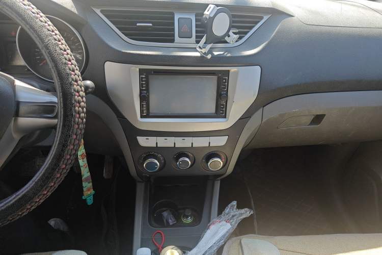 Used FAW Senya S80 2013 1.5L Manual 5-Seat Urban Fashion Edition
