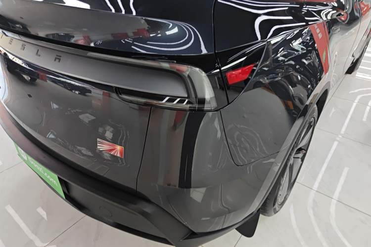 Used Tesla Model Y 2025 Long-Range All-Wheel Drive First Edition