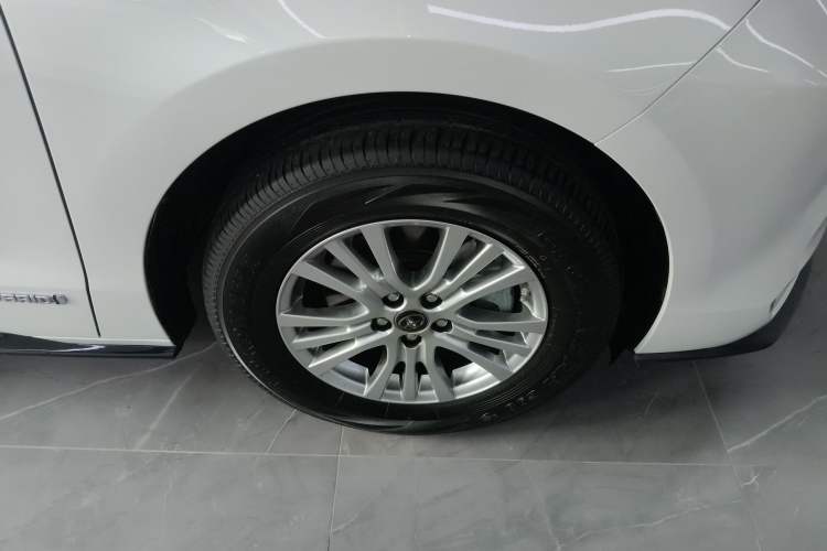 Used Toyota SIENNA 2021 2.5L Hybrid Luxury Edition