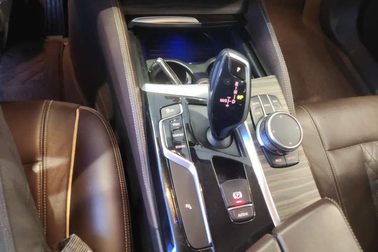 Used BMW 5 Series 2018 Revised Version 530Li Leading Edition Luxury Package Gear Lever