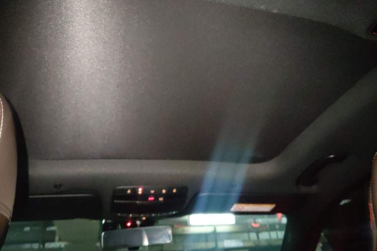 Used Mercedes-Benz GLC 2022 Facelifted GLC 260 L 4MATIC Dynamic Edition Headliner