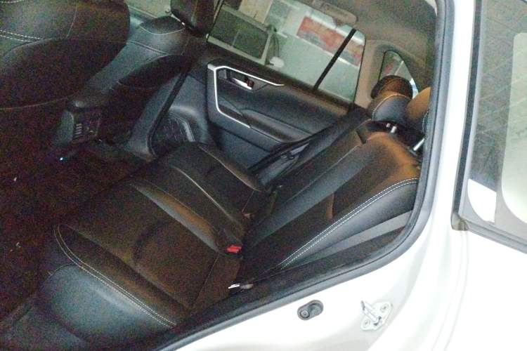 Used Toyota RAV4 2021 2.0L CVT Two-Wheel Drive Fashion Edition
