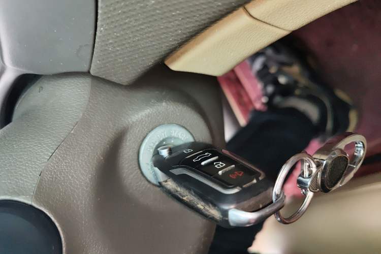 Used Hyundai Verna (older generation) 2010 Sedan 1.4L Manual Comfort GS Vehicle Key