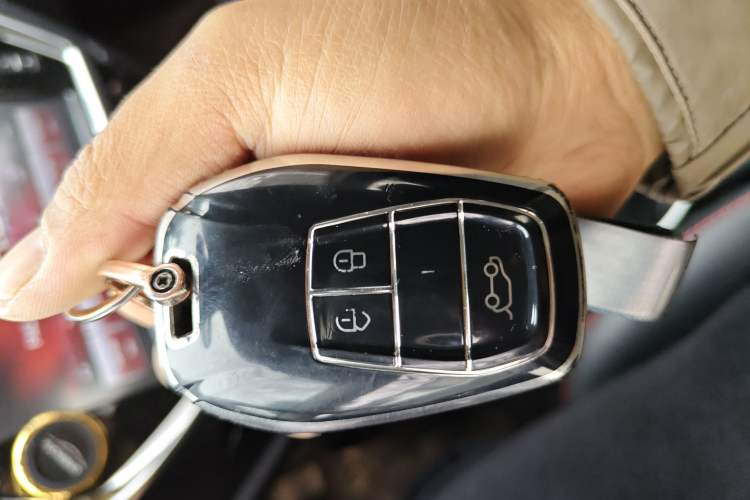 Used Soueast DX3 2016 1.5L Manual Luxury Model
