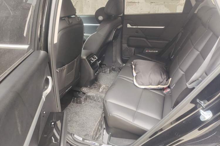 Used Hyundai ix35 2023 Musso 2.0L Deluxe Edition DLX
