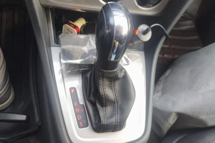 Used Volkswagen Lavida 2013 Revised Classic 1.6L Automatic Fashion Edition
