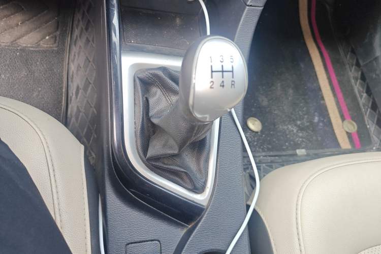 Used Changan Alsvin V7 2015 1.6L Manual Enjoyment Model China IV Standard
