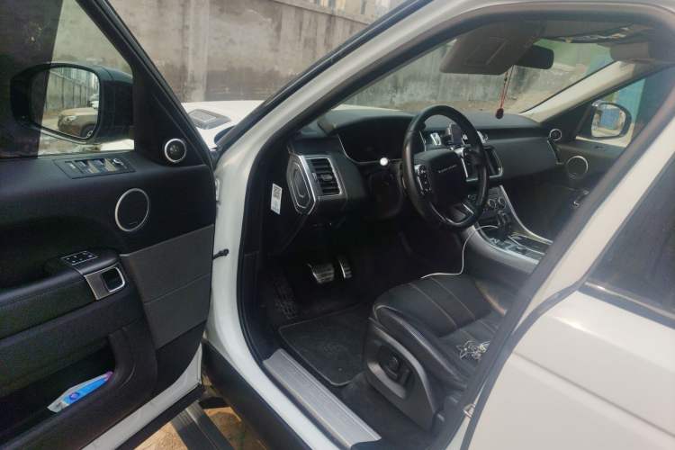 Used Land Rover Range Sport 2015 3.0 SC V6 HSE DYNAMIC
