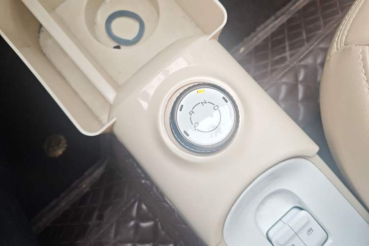 Used Wuling Hongguang MINIEV 2024 3rd Generation 215km Advanced Version Gear Lever