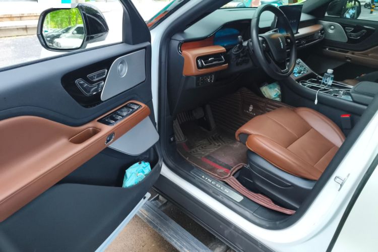 Used Lincoln Aviator 2020 3.0T V6 All-Wheel Drive Executive Version
