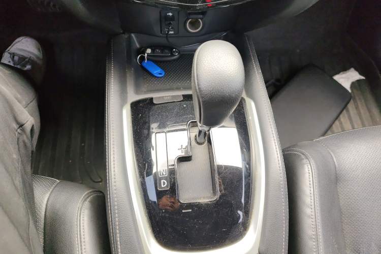 Used Nissan X-Trail 2014 2.0L CVT Comfort Edition 2WD Gear Lever