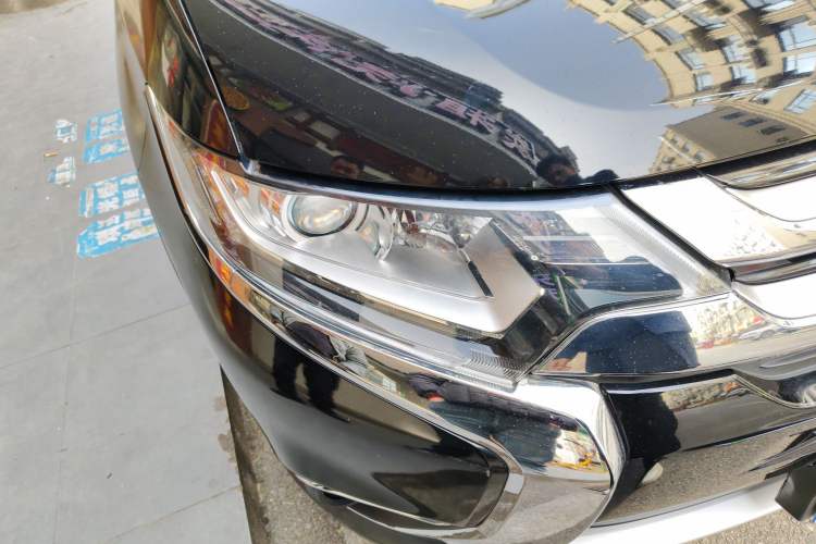 Used Mitsubishi Outlander 2018 2.0L Two-Wheel Drive Glory Edition 5 Seats
