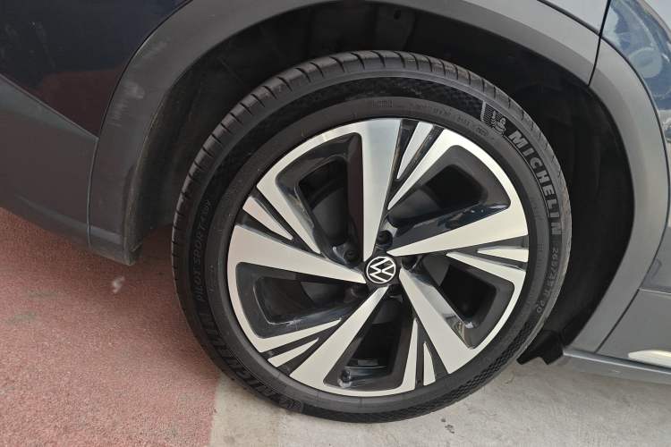 Used Volkswagen ID.6 CROZZ 2021 Long-Range PRO Edition Right Rear Wheel Hub