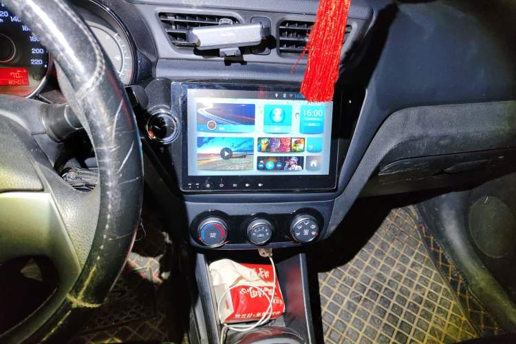 Used Kia K2 2015 Sedan 1.4L MT GLS