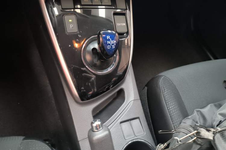 Used Toyota Corolla 2017 Revised Dual-Engine 1.8L E-CVT Leading Edition
