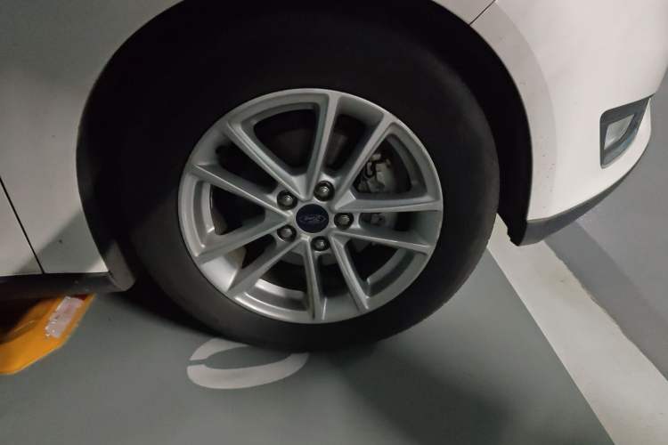 Used Ford Focus 2015 Sedan EcoBoost 180 Automatic Elite Model
