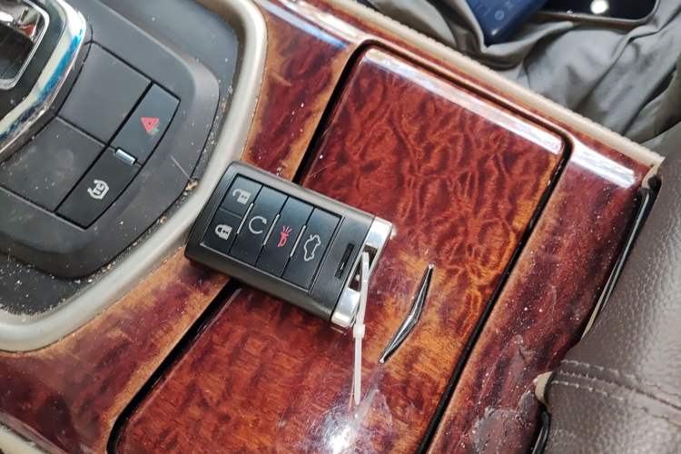 Used Cadillac SLS Seville 2010 3.0L Elite Edition Vehicle Key