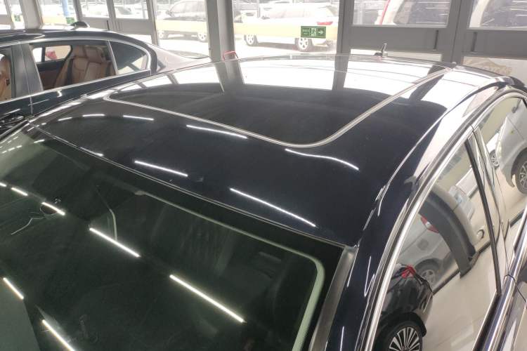 Used Volkswagen Passat 2019 330TSI Luxury Edition China VI Standard
