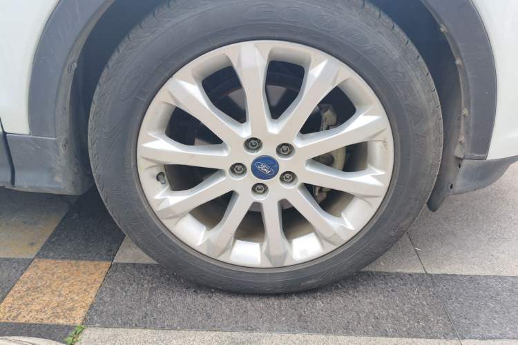 Used Ford Kuga 2013 1.6L GTDi Two-Wheel-Drive Comfort Model
