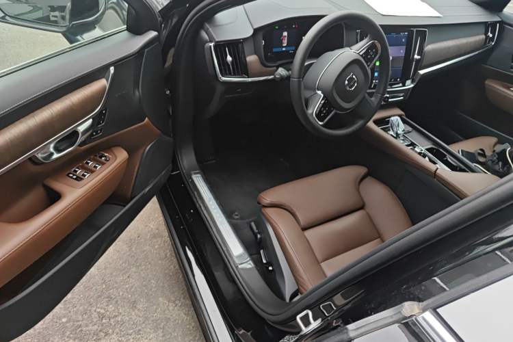 Used Volvo S90 2025 B5 Zhiyuan Luxury Edition Driver Seat