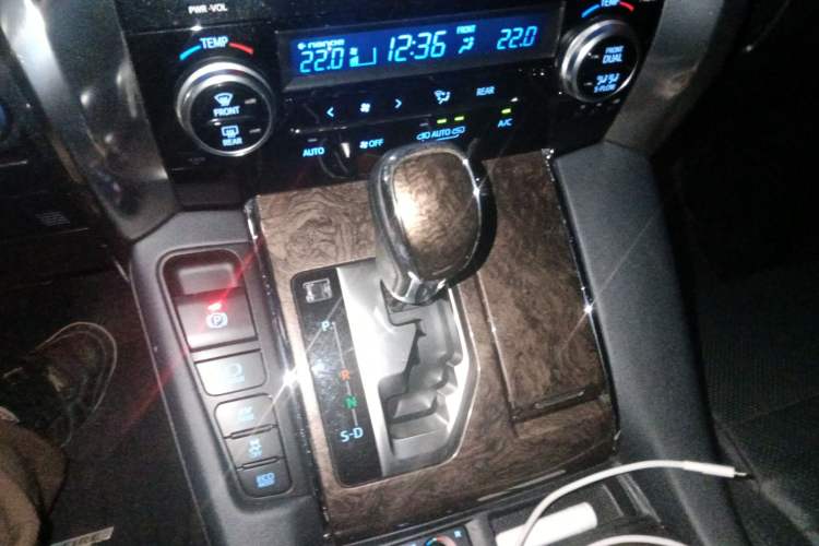 Used Toyota Vellfire 2021 Crown Dual-Engine 2.5L HV Supreme Edition