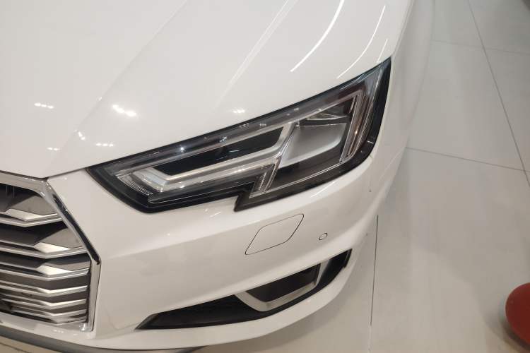 Used Audi A4L 2019 40 TFSI Fashion Edition China VI Emission Standard Left Front Headlight
