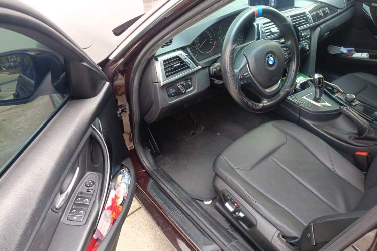 Used BMW 3 Series 2016 320Li Ambition Model
