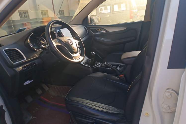Used Baojun 560 2015 1.8L manual Comfort trim level
