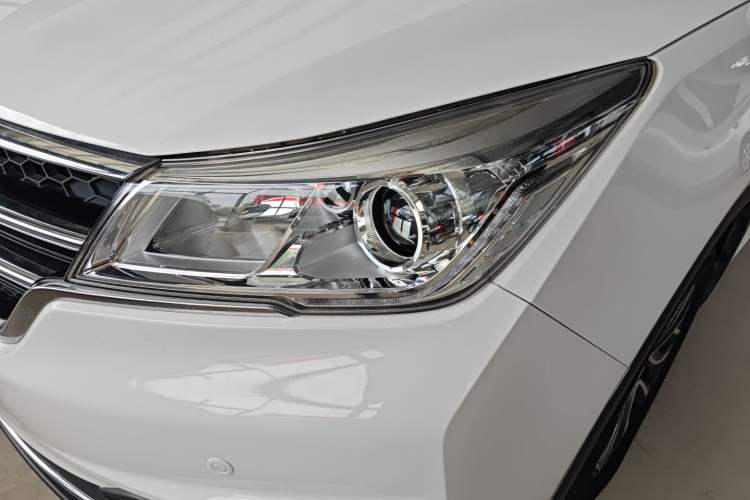 Used Baojun 730 2019 1.5T CVT Flagship Model 7 Seats China VI Emission Standard Left Front Headlight