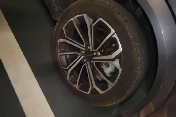 Used Lynk & Co 09 EM-P 2023 2.0TD EM-P Long-Range Version PM Six-Seater Right Front Wheel Hub