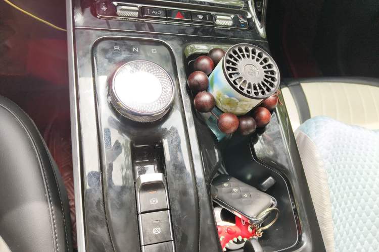 Used Wuling Xingguang 2024 Co-Creation Edition 510 Advanced Model Gear Lever