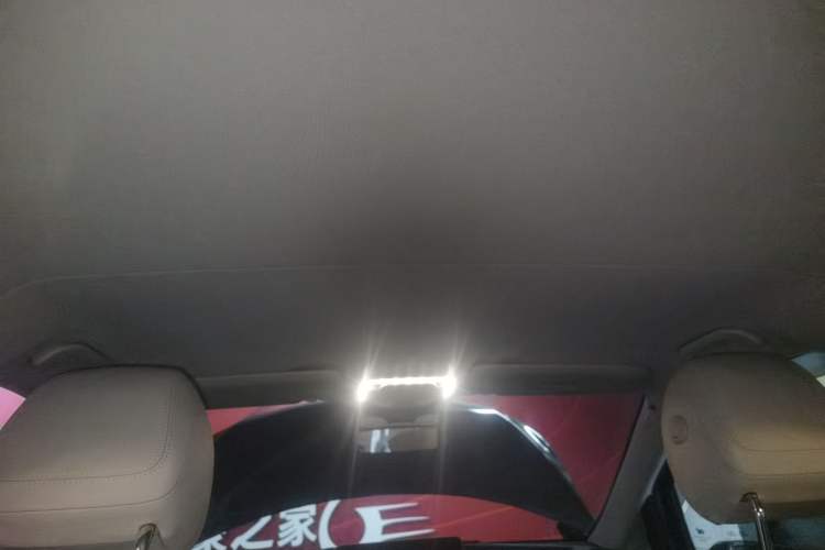 Used Mercedes-Benz Vito 2023 2.0T Business Version 7 Seats Headliner