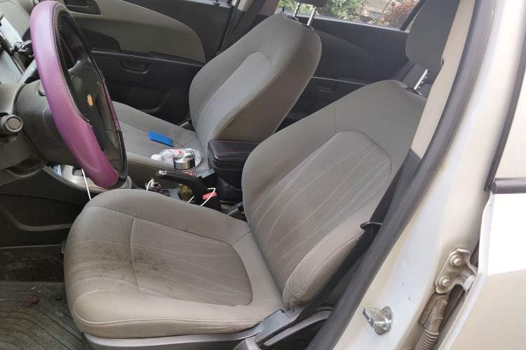 Used Chevrolet Aveo Sonic 2014 Sedan 1.4SL AT Fashion Edition Left Front Seat