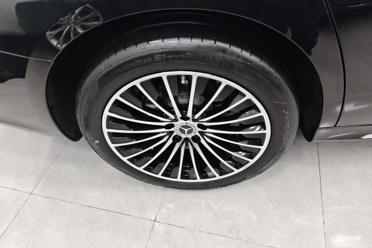 Used Mercedes-Benz E-Class 2025 E 260 L
