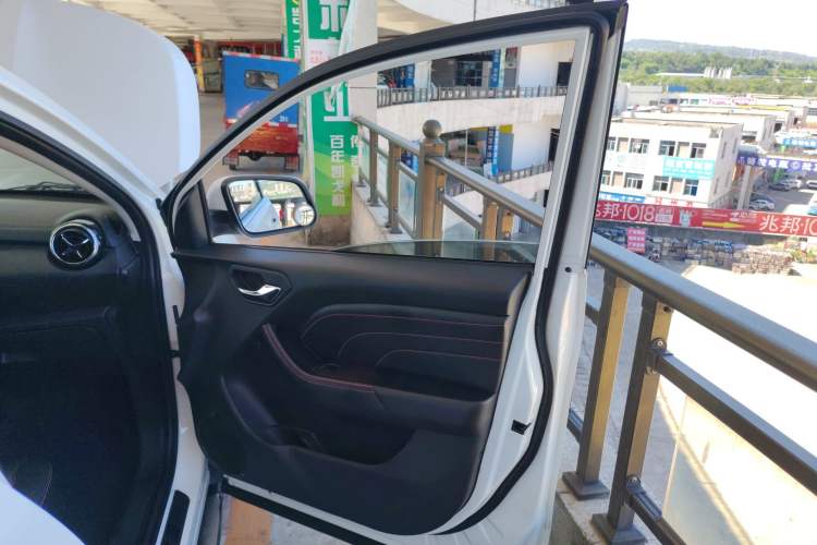 Used Soueast DX3 2016 1.5L Manual Luxury Edition