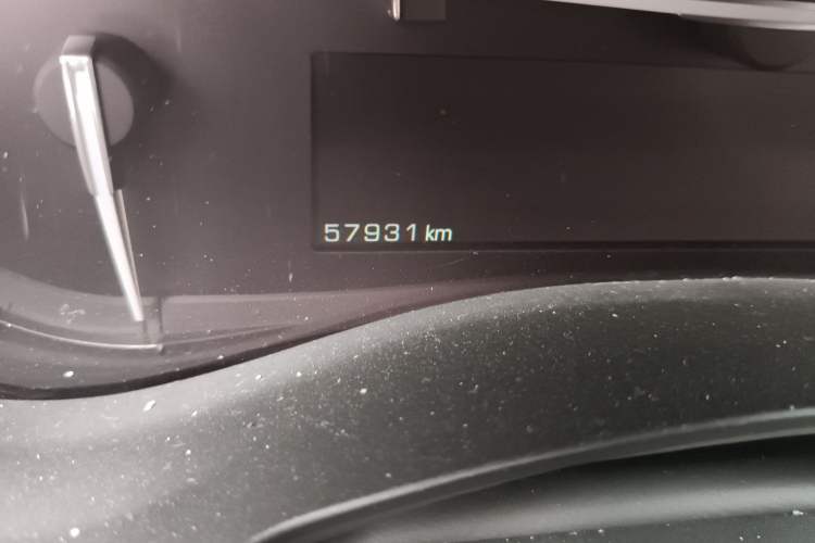 Used Cadillac ATS-L 2017 28T Fashion Edition Odometer Close Up