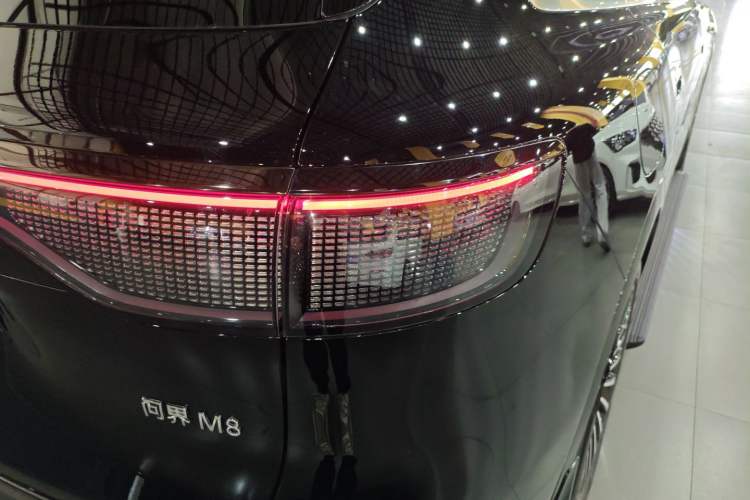 Used Hima AITO M8 2025 Extended-Range Max+ Version 53.4 kWh 6-Seater Edition
