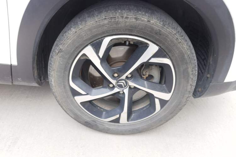 Used Citroen C5 AIRCROSS 2017 380THP Luxury Model Right Front Wheel Hub