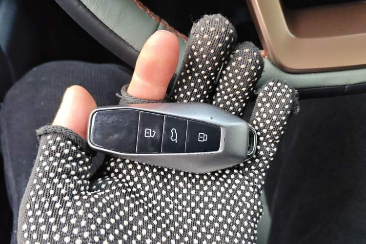 Used iCAR 03 2024 401km Two-Wheel Drive Standard Advanced Version Vehicle Key