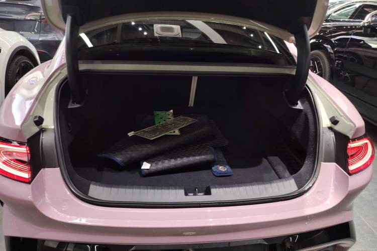 Used Xiaomi Auto SU7 2024 Rear-Drive Ultra-Long Range Advanced Pro-Level Intelligent Driving Version Trunk