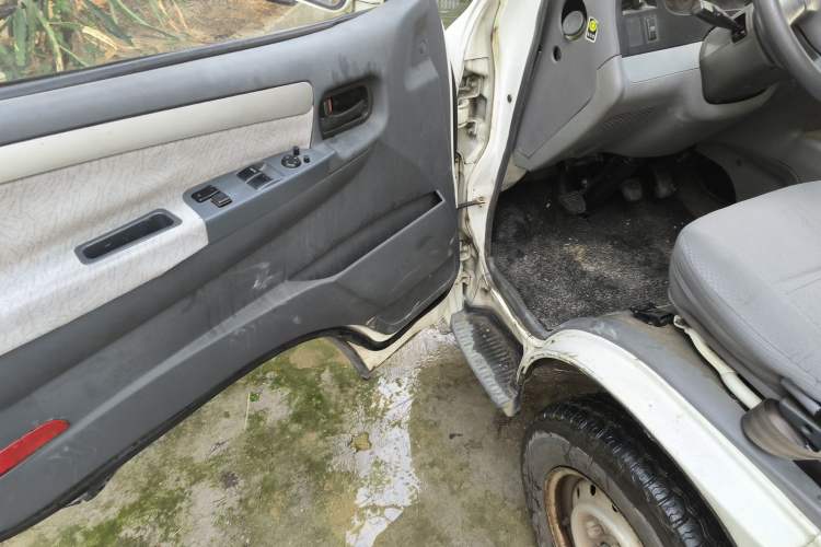 Used Jinbei Hiace 2016 2.0L Express Series Standard Version V19