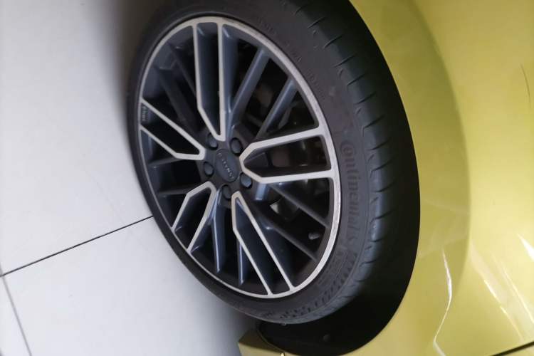 Used Lynk & Co 03 2019 03+ 2.0TD Automatic Wind-Chasing Edition Exterior 5