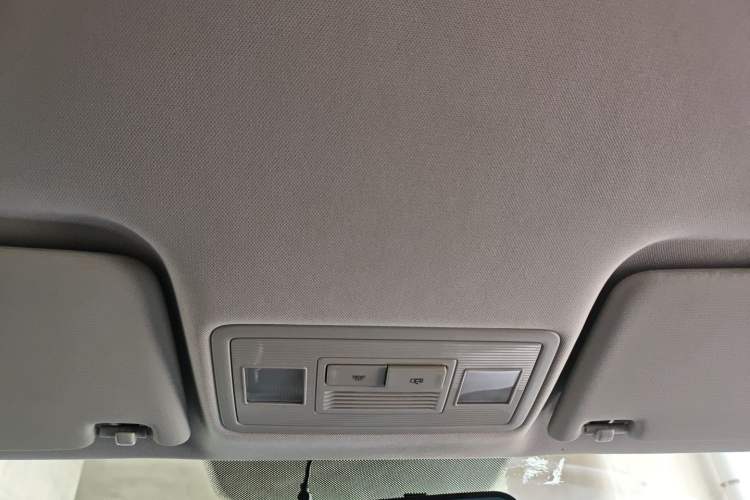 Used Volkswagen Bora 2016 1.6L Automatic Fashion Model Headliner