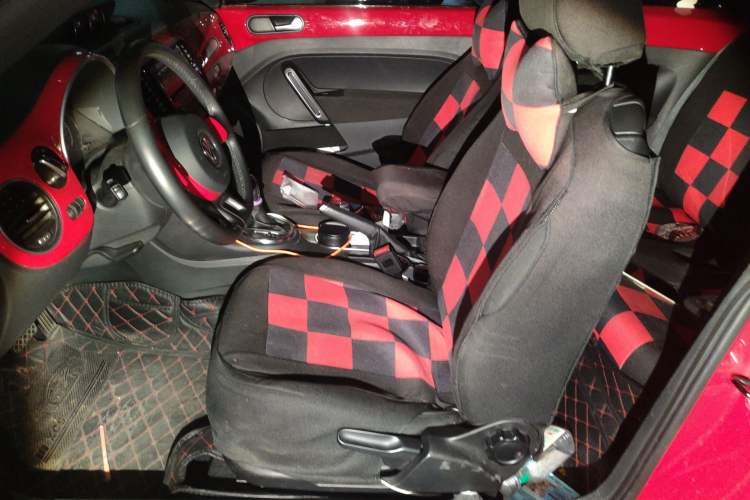 Used Volkswagen Beetle 2013 1.2TSI Fashion Edition Left Front Seat