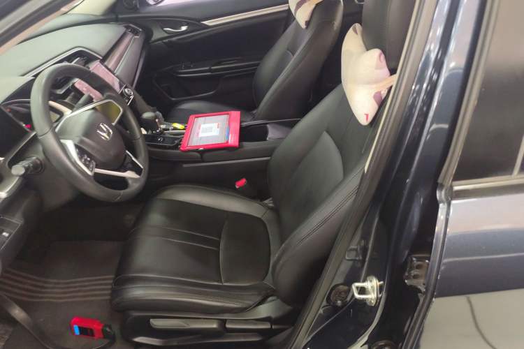 Used Honda Civic 2019 220TURBO CVT Dynamic Edition China VI Left Front Seat