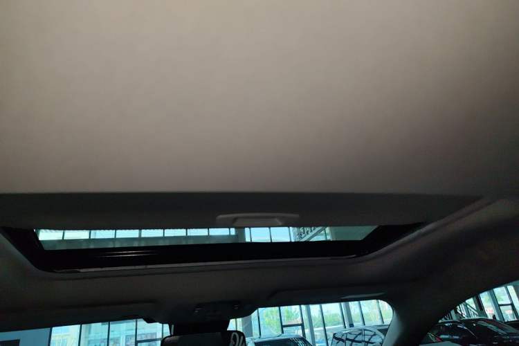 Used Toyota Granvia 2024 2.5L Hybrid Comfort Edition
