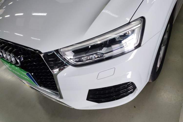 Used Audi Q3 2018 30th Anniversary Edition 35 TFSI Fashion Model Left Front Headlight